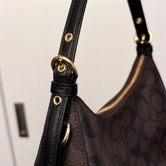 COACH Shoulder Bag - Picture 4 of 4